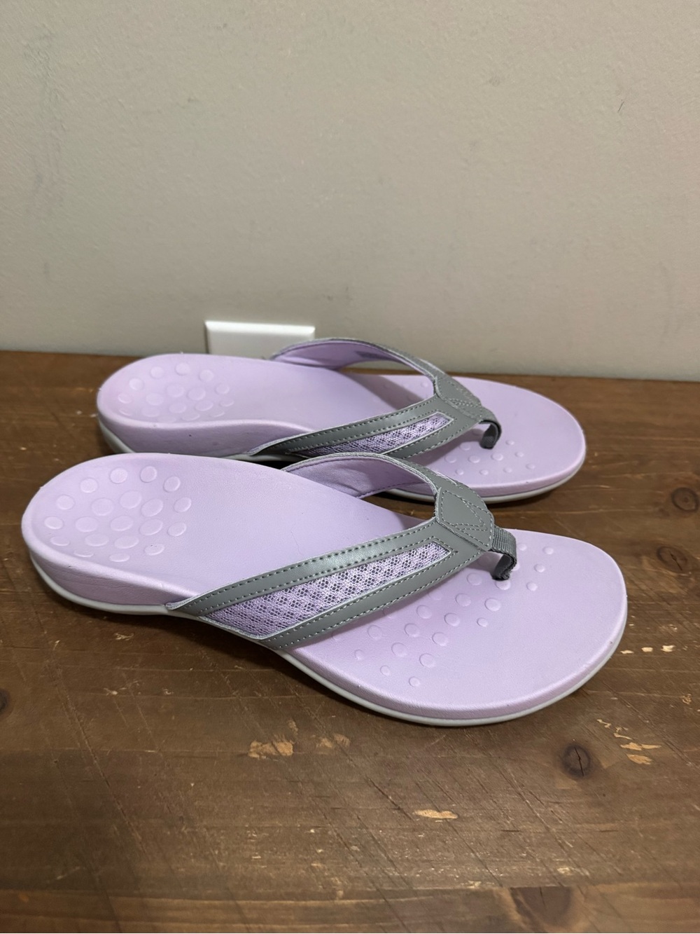 Vionic Women’s Sandals Size 7.5